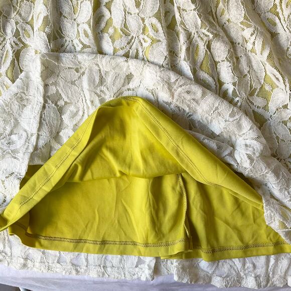 Xhilaration Women’s Lace Dress size M ShortSleeve KneeLength Floral White Green - Picture 7 of 9